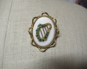 Vintage 1930s to 1950s Gold Tone Beige Green Rhinestone Harp Oval Pin Brooch Irish Ireland