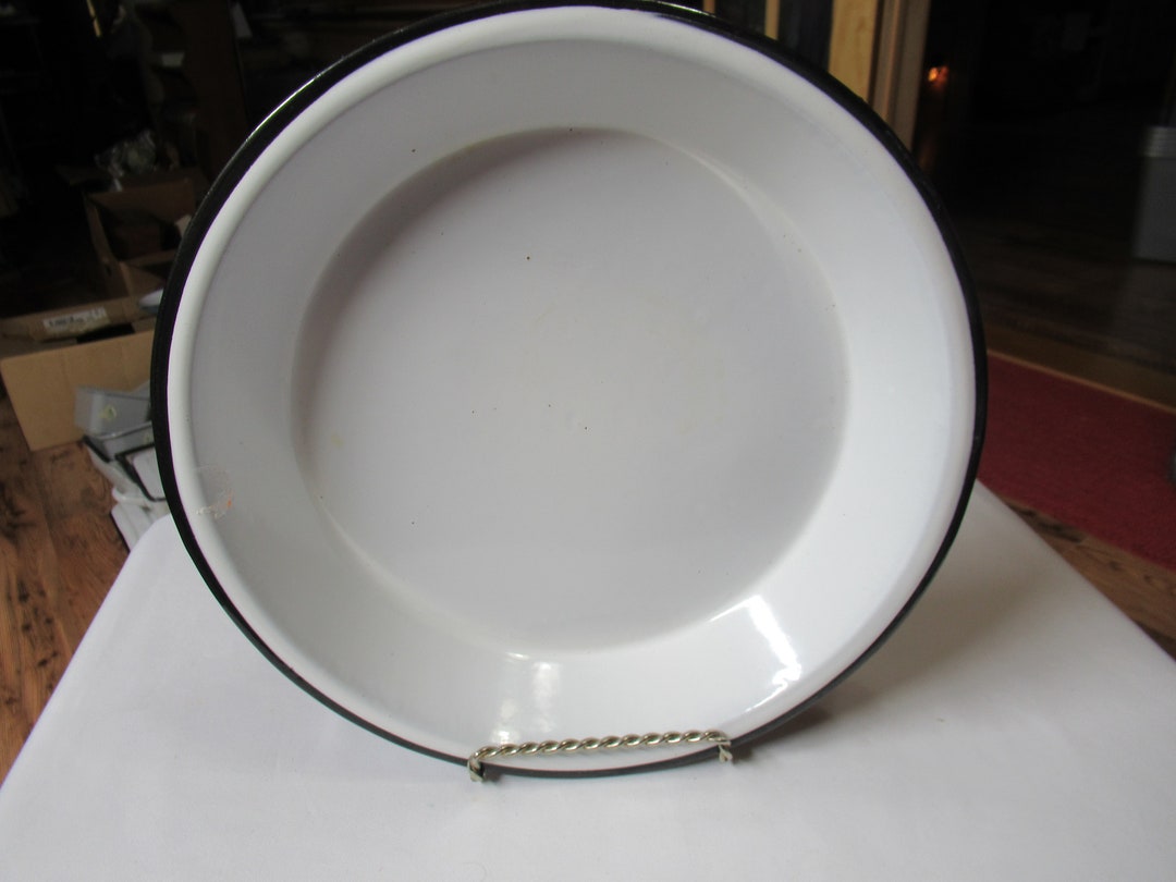 Vintage 1940s 1950s White & Black Trim Enamel Pie Tin Kitchen Etsy