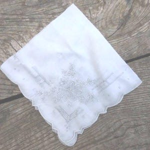 Vintage Handkerchief Light Gray Flowers & Leaves on 4 Corners Scalloped Edges Like New Wedding Bridal Something Old 1950s 1960s