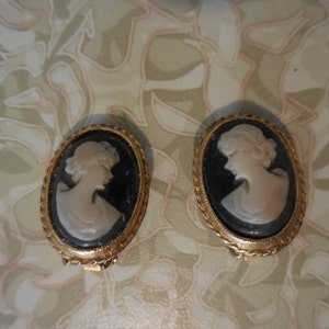 Vintage Women's Cameo Oval Earrings Gold Tone 1950s to 1970s Clip On Earrings Black & White Cameo Oval Lightweight Plastic image 3