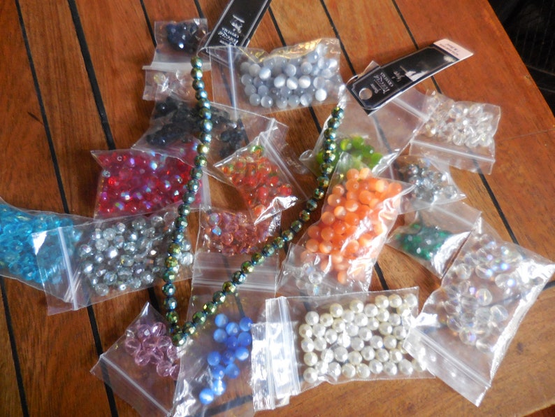 New Glass Round Faceted Bead Lot Mix of Colors 7mm and 8mm Jewelry Making Supplies Crafting Mixed Lot Cat/'s Eye BlueGreenOrangeGrayRed