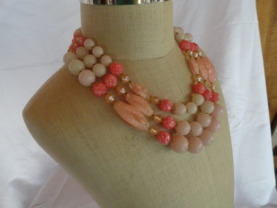 Vintage Women's Pink Beaded Necklace Gold Tone Ad… - image 2