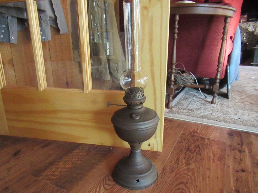 Antique Tall Brass Oil Kerosene Hurricane Lamp Glass Chimney Home Decor