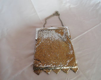 Vintage Whiting & Davis Co. Bags Silver Tone Mesh Evening Purse 1920s to 1940s Flapper Wrist Sparkly Prom/Dressy/Night Out Model No. 2999