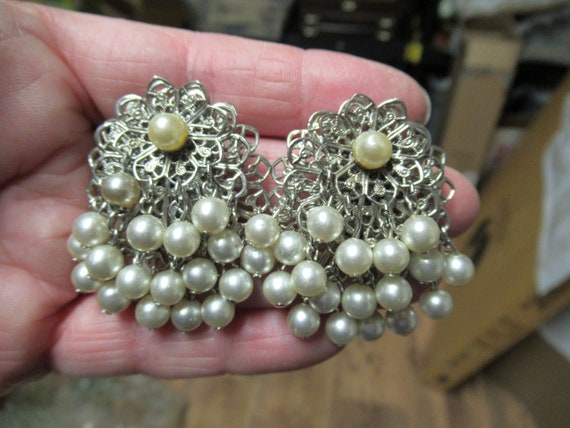 Vintage Women's Large Filigree & Faux White Pearl… - image 4