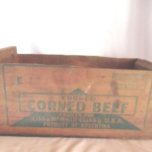 Vintage Libby's Corned Beef Holzkiste, Werbung mit blauer Schrift, Bauernhausküche Dekor 1930er-40er Jahre