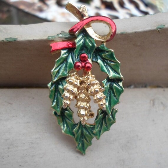 Vintage Women's Gerry’s Christmas Pin Gold Tone B… - image 2