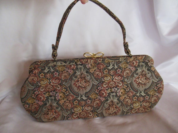 Vintage Women's Floral Tapestry Like Handbag Purs… - image 1