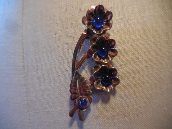 Vintage Women's Bouquet Pin of Flowers Blue Metal… - image 4