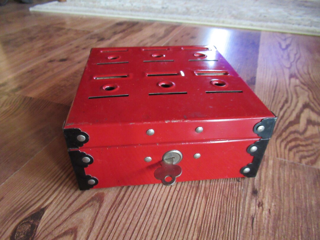 VINTAGE STEEL FIRE PROOF CASH BOX ROCKAWAY METAL PRODUCTS CORP/ NO KEY