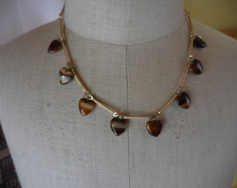 Vintage Women's Brown Glass or Stone 8 Heart Dangles Necklace Gold Tone Brown Dangle Hearts Autumn Fall Colors Lightweight