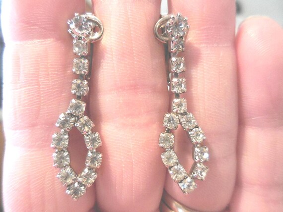 Boucles d'oreilles clip pendantes vintage avec strass : design en pierre ronde - France
