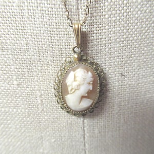Vintage Gold Filled Cameo Necklace Long Small Shell Cameo Retro Girl&#39;s Ladies Dainty Oval Feminine 1960s 1970s