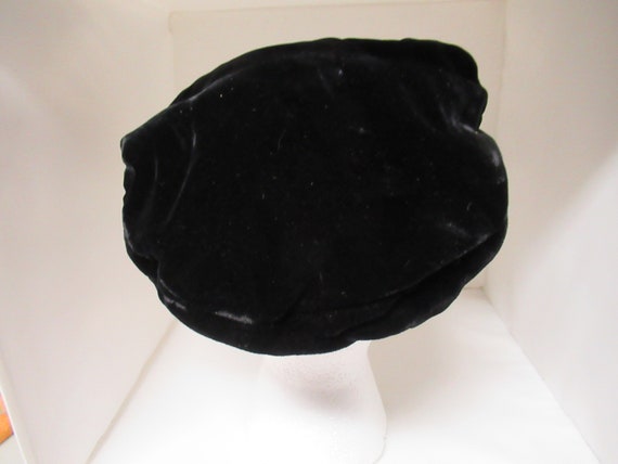 Vintage Women's Black Velvet Dress Hat Beret Tam … - image 3