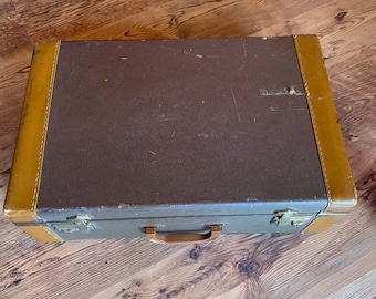 Vintage 1920s to 1940s Men’s/Man’s Brown Suitcase Handle Retro Generic/Unmarked No Key Travel Display Small Storage Repurpose/Upcycle