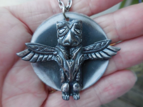 Vintage Women's Totem Pole & Eagle Necklace Silve… - image 2