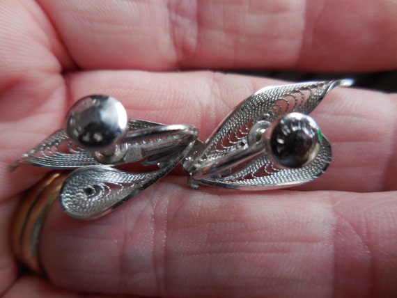 Vintage Women's Sterling Silver Leaf Like Earring… - image 4