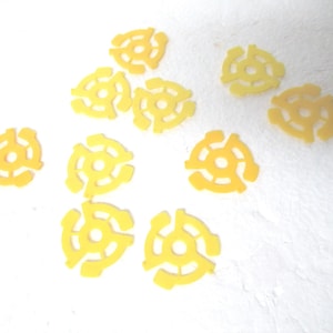 Vintage Yellow Plastic 45 R.P.M Vinyl Record Center Vinyl Record&#39;s Adapter 1940s to 1960s Made in USA