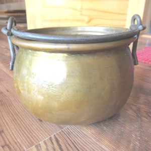 Vintage Brass Cauldron Pot with Iron Handle, Home Decor, Semi-Hammered, 1960s-70s
