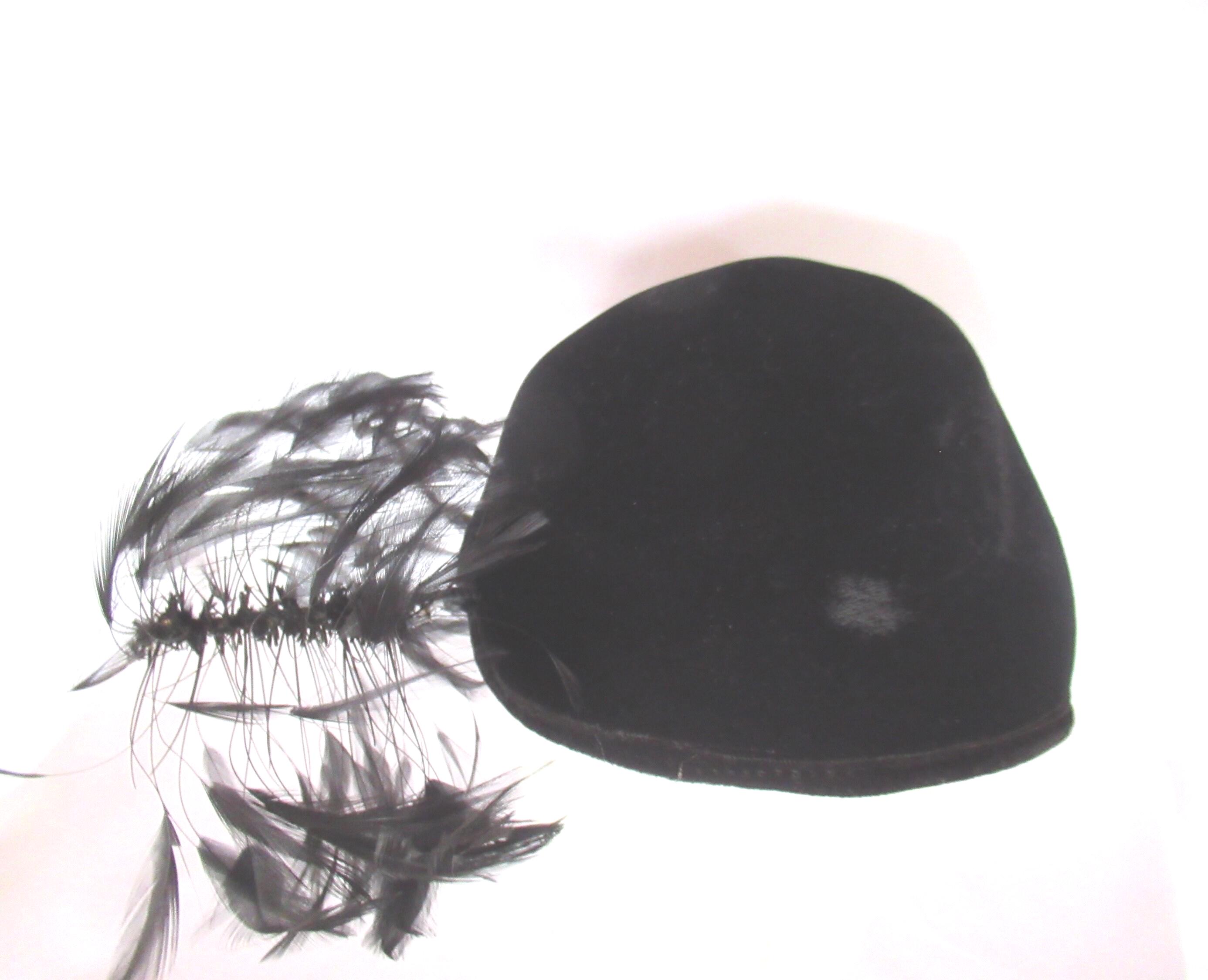 Vintage EUC hand made Arcade Hat in black velvet and Fox trim Hat Vintage Black Velvet Bucket Hat 1960s, 22 inch head  main image 2