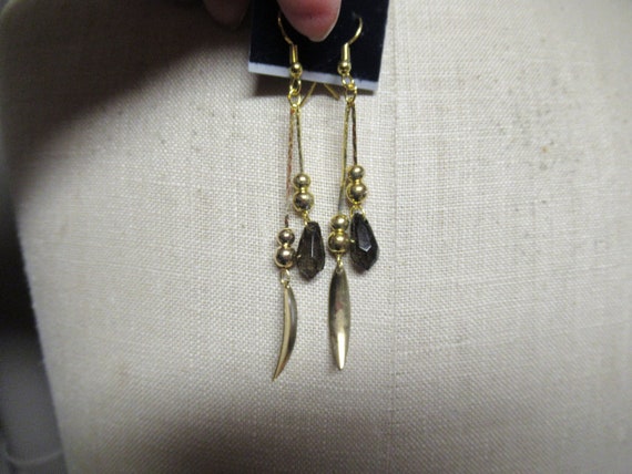 Vintage Girl's or Women's Long Dangle Earrings Pi… - image 4