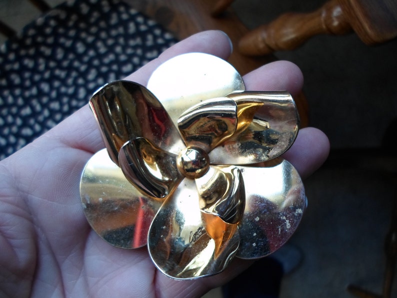 Vintage 1960s to 1970s Big Gold Flower Brooch For Wear Or Repurposing Shiny Large Huge Gold Tone