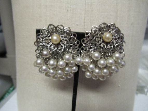 Vintage Women's Large Filigree & Faux White Pearl… - image 3