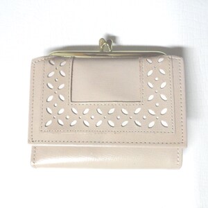 Cartera vintage Amity de cuero beige con detalles blancos para mujer, sin imagen, con cierre de seguridad, para billetes, monedas, licencia, estilo años 50 y 60. Regalo para mujer.