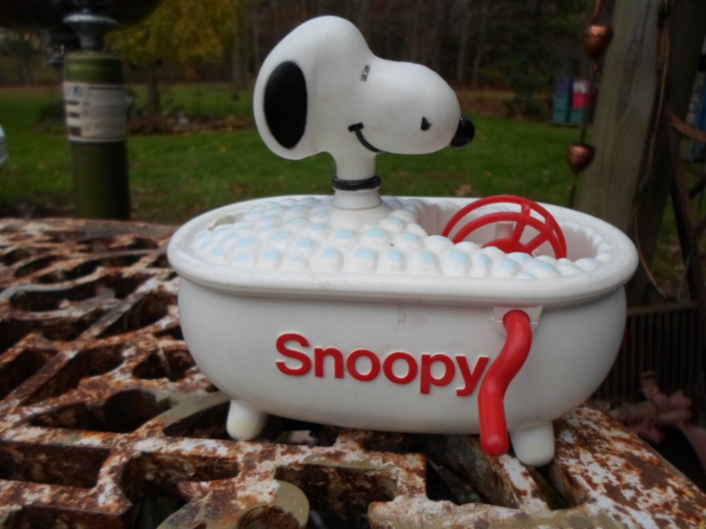 Vintage Snoopy Bubble Toy Bath Chemtoy Inc. Not Complete Vintage Snoopy Bubble Toy Bath Chemtoy Inc. Not Complete