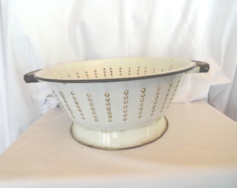 Passoire Louche émaillée Vintage – Jaune – Années 1960 – Ustensile Cuisine Rétro