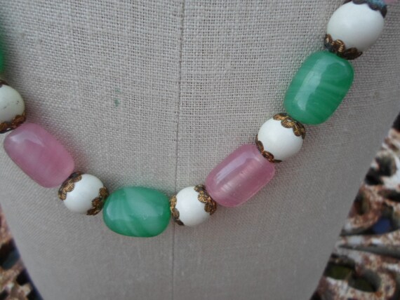 Vintage Women's Pink Green & White Glass Necklace… - image 4