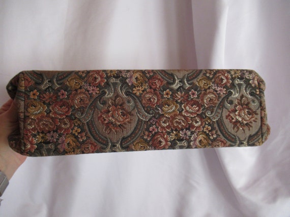 Vintage Women's Floral Tapestry Like Handbag Purs… - image 8