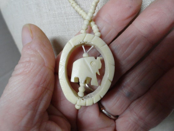 Vintage Women's Ivory Colored Carved Celluloid Ne… - image 3