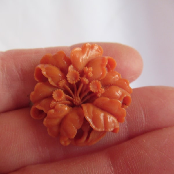 Vintage Women's Novelty Coral Colored Brooch Light Orange Early Plastic Small Flower Pin Celluloid? Retro 1940s 1950s