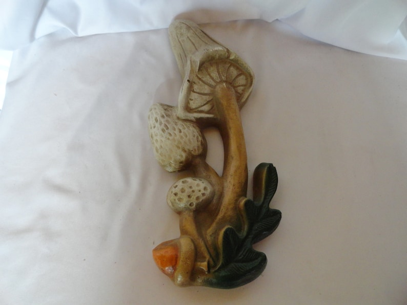 Vintage Chalkware Mushroom Wall Hanging, 1970s Kitchen Art, Choice immagine 10
