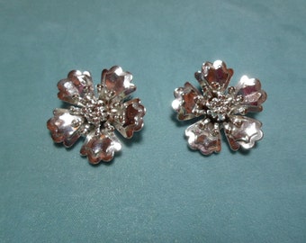 Vintage Women's Large Silver Tone Flower Earrings Clip on Non Pierced Ladies Gift 1950s 1960s Shiny Metal