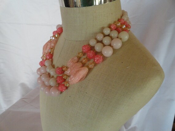 Vintage Women's Pink Beaded Necklace Gold Tone Ad… - image 4