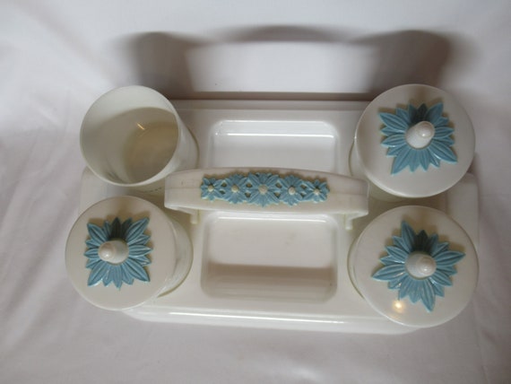 Vintage 1950s White Plastic Caddy 4 Lidded Cups 