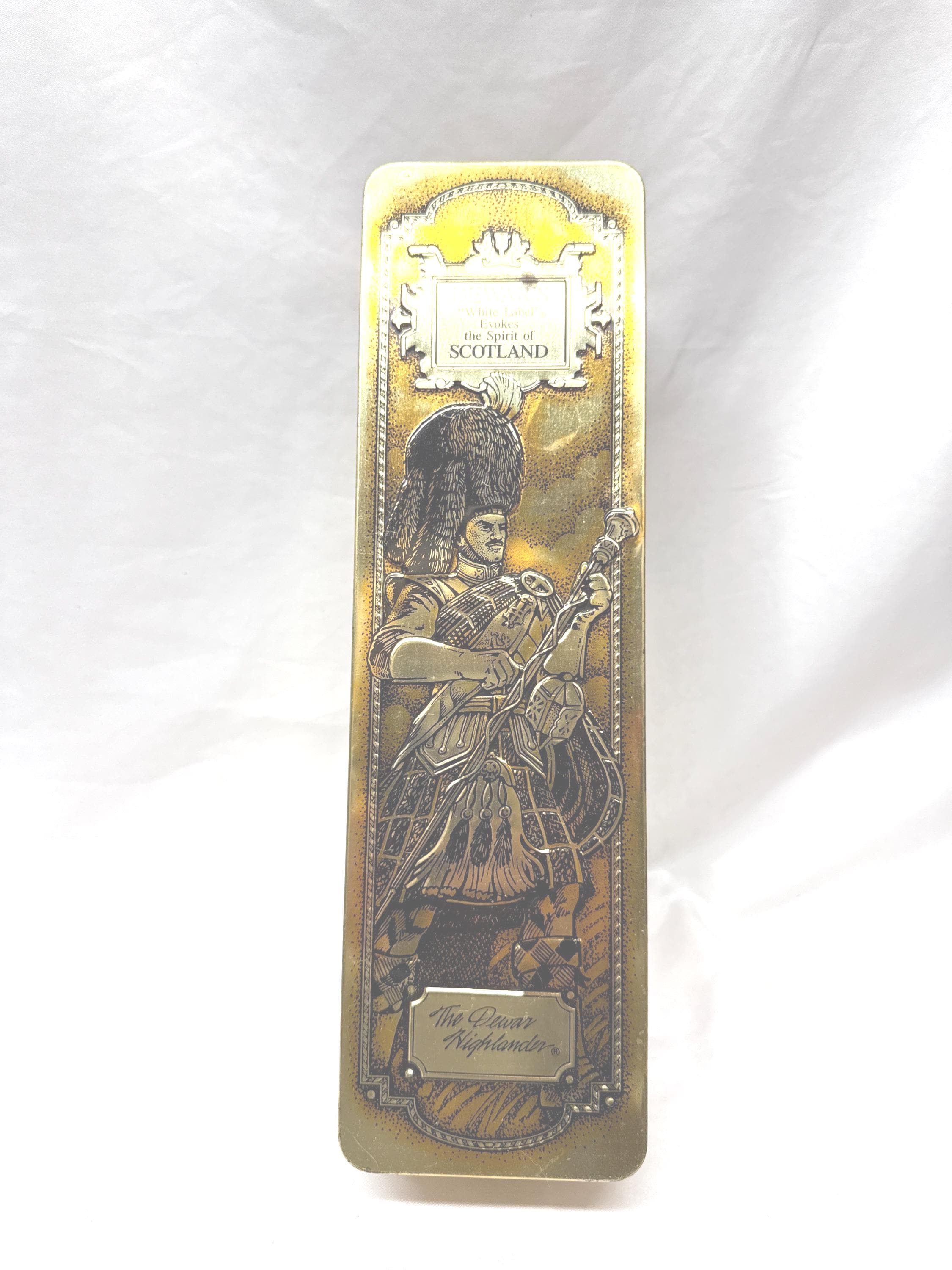 Dewar's 銅色ロゴプレート Vintage Dewar's Blended Scotch Whisky Tin, Hinged Gold Tone, 1980s