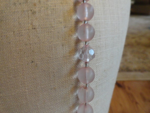 Vintage Women's Light Pink Single Strand Necklace… - image 2