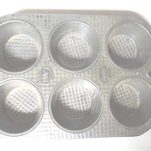 Vintage Ovenex 6 Cavity Muffin Tin Waffle Pattern Cupcake Pan X-60 Ekco USA Baking Waffle Pattern Farmhouse Country Bakeware Kitchen Metal