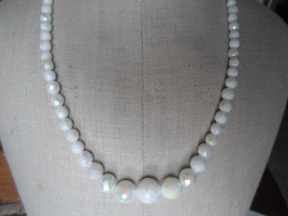 Vintage Women's White Iridescent Necklace Faceted… - image 4