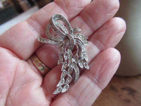 Vintage Women's Clear Rhinestone Brooch Small Bow… - image 7