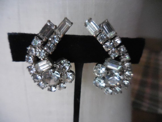 Vintage Women's Pronged Rhinestone Earrings Clip … - image 2