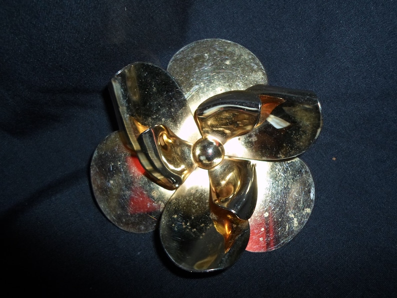 Vintage 1960s to 1970s Big Gold Flower Brooch For Wear Or Repurposing Shiny Large Huge Gold Tone