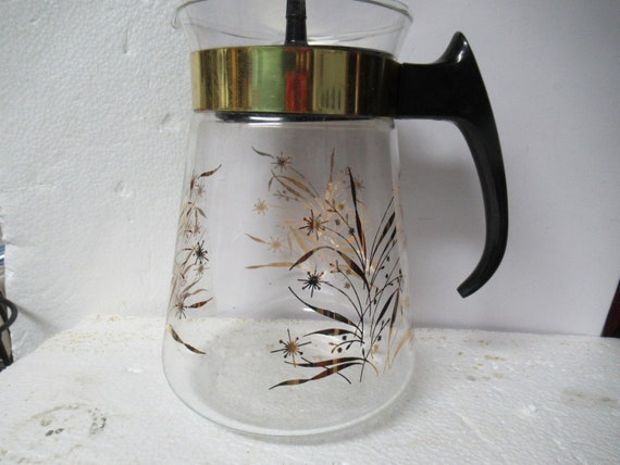 Vintage 3 Cup Pyrex Glass Carafe Decanter With a Gold Wheat Design