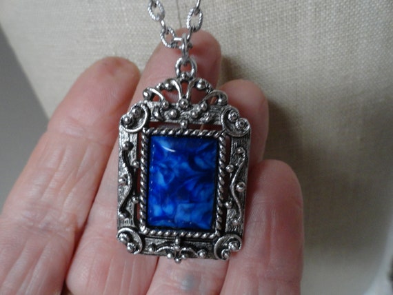 Vintage Women's Blue Swirl Glass Reversible Neckl… - image 5