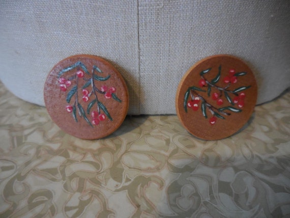 Vintage Women's Wooden Clip On Earrings Non Pierc… - image 4