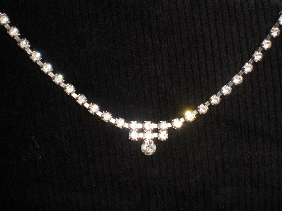 Vintage Women’s Pronged Rhinestone Necklace Adjus… - image 2