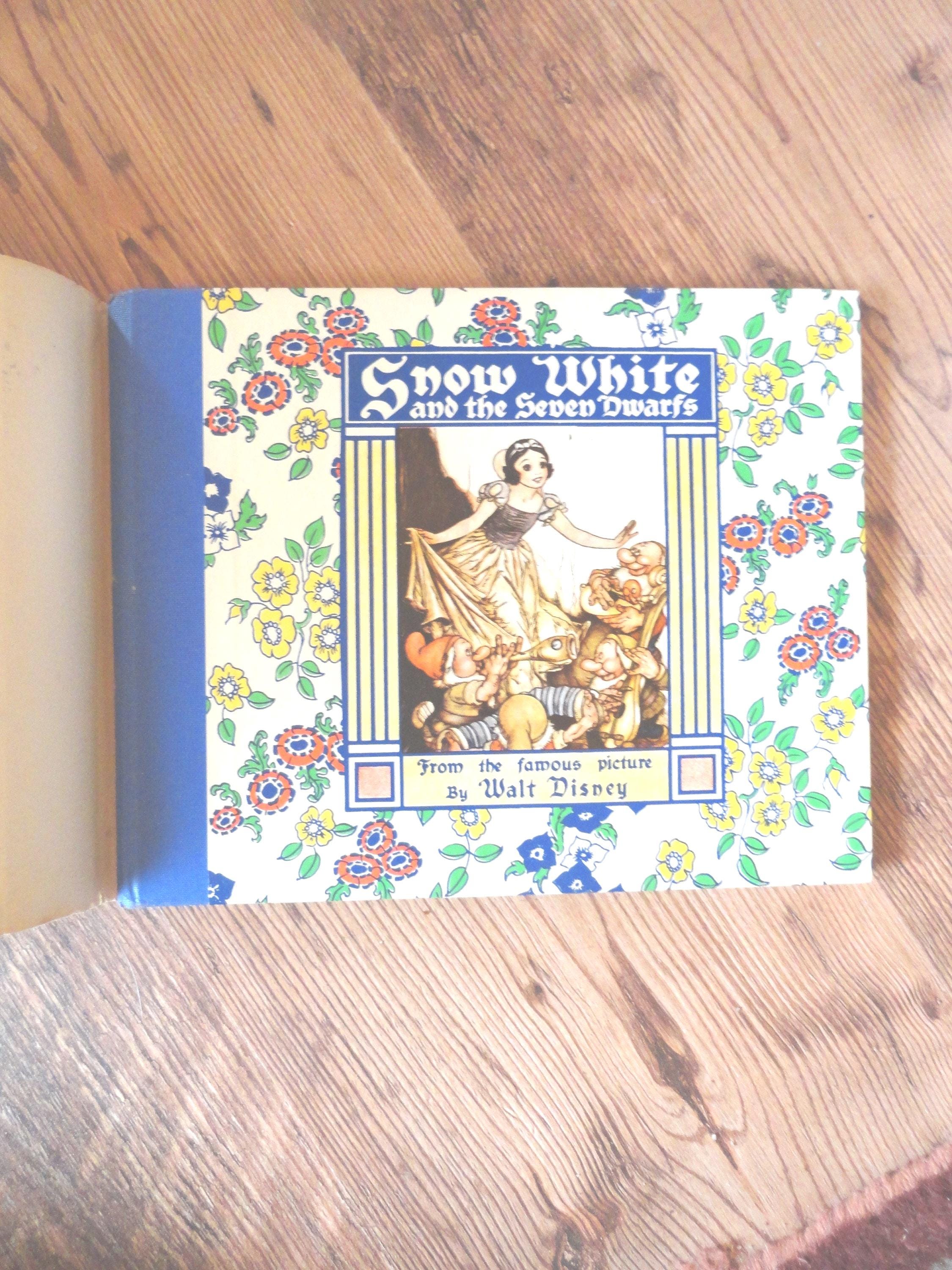 Walt Disney  White 絵本 ビンテージ Vintage Snow White & the Seven Dwarfs Book, 1930s Hardcover With